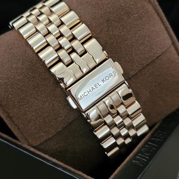 MICHAEL KORS MEN'S GOLD PLATED WATCH - Picture 3 of 7